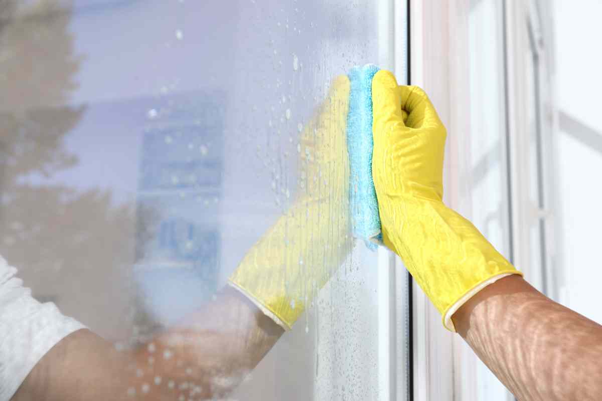 pulire il box doccia dal calcare