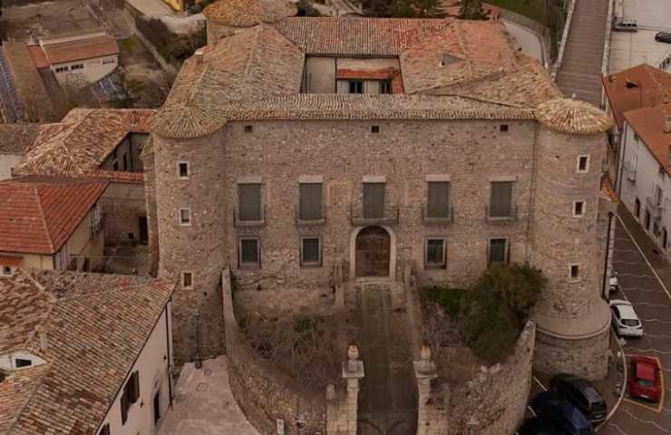 castello di zungoli in provincia di avellino